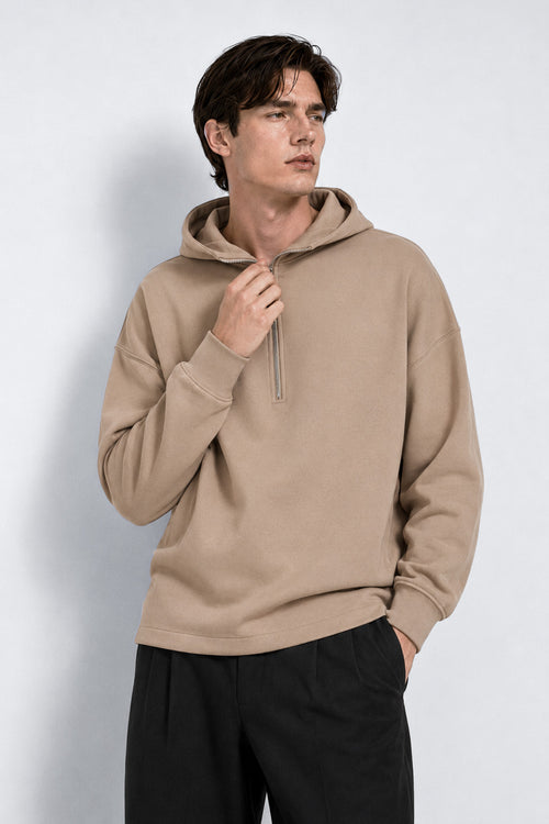 FELPA CON CAPPUCCIO VESTIBILITA' COMFORT, CHIUSURA ZIP