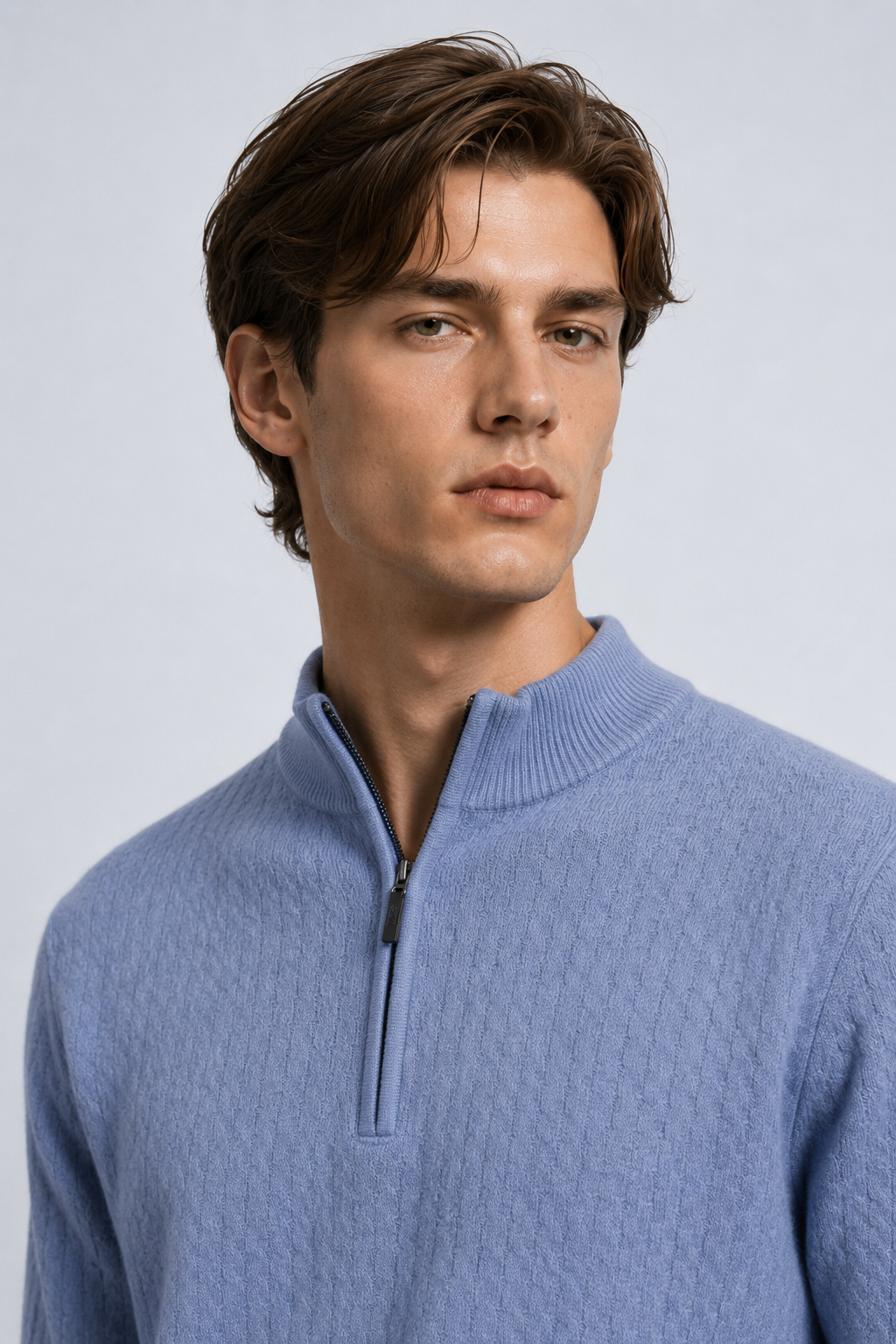 MAGLIA DI VISCOSA CON COLLO ALTO A ZIP