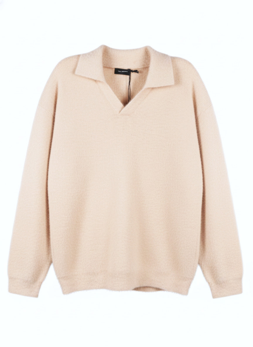 MAGLIONE DI BOUCLE' MORBIDO CON SCOLLO A V